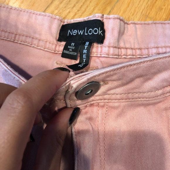 Pink shorts - Picture 2 of 5